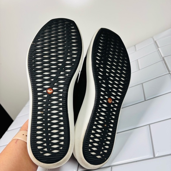 Clark’s Un Rio Strap Black Leather Slip-On Shoes 261456144070 - Picture 9 of 11